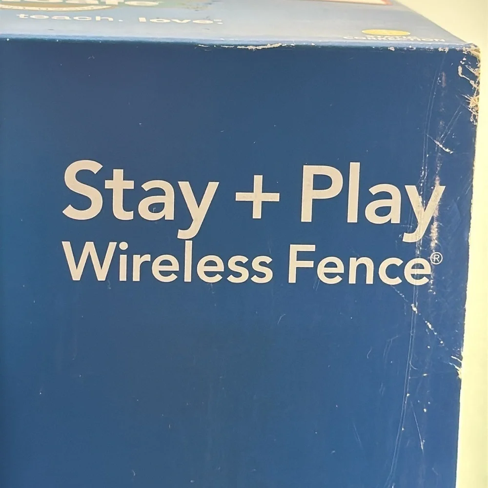 PETSAFE Stay + Play Wireless Fence for Dogs NEW in Open Box